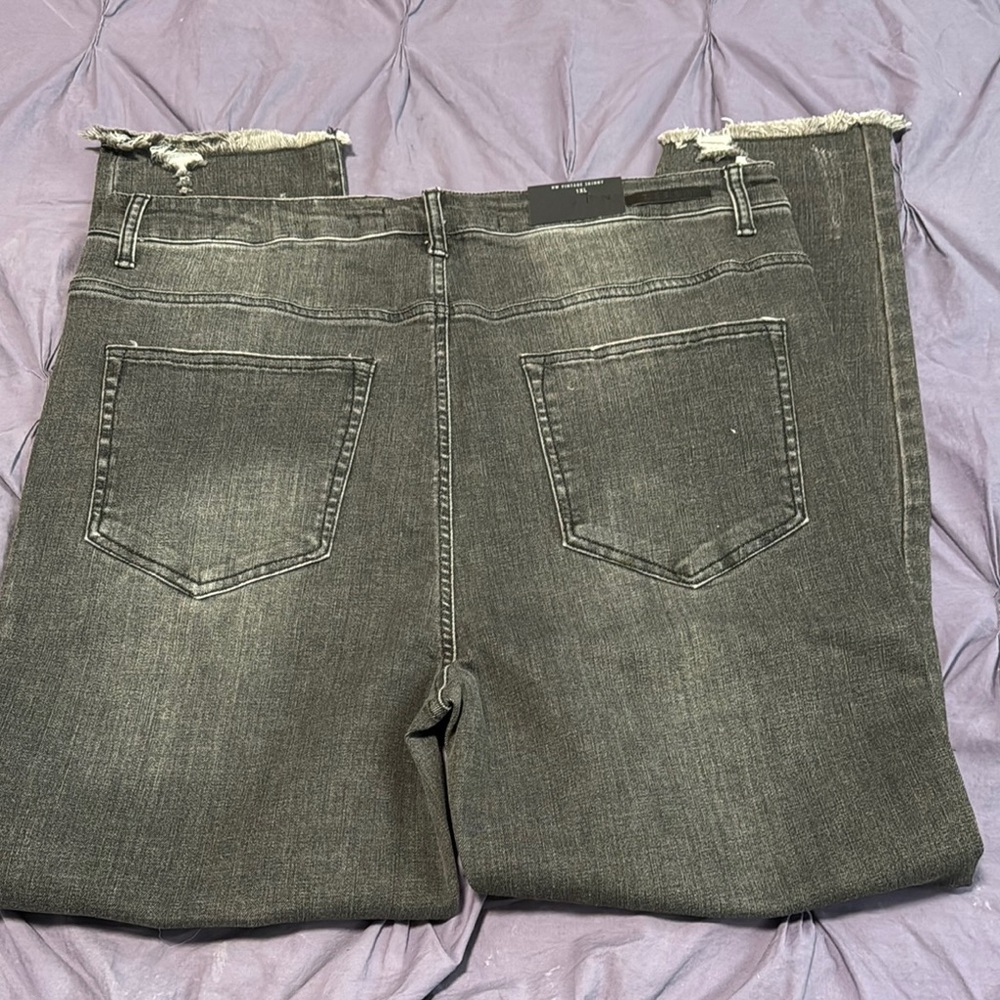 Stylish Women's Skinny Jeans in Charcoal